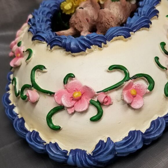 Singing Easter Bunnys ceramic or resin Vintage lights up and sings motion activa - Picture 13 of 16